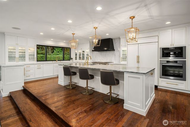 1601 Evergreen Point Road, Medina, WA 98039