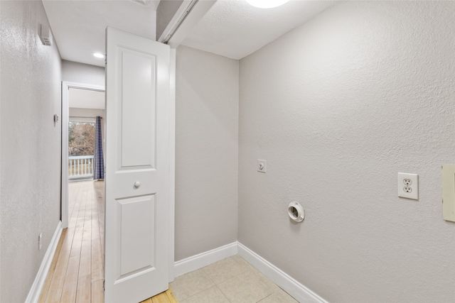 906 Canal Street, Irving, TX 75063