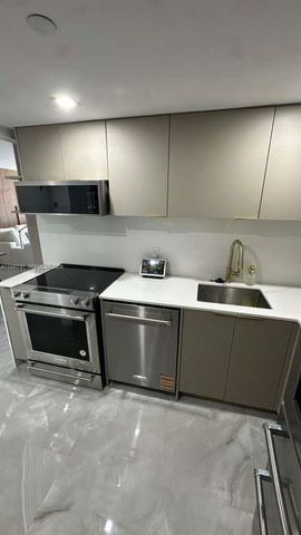 20505 E Country Club Dr 534, Aventura, FL 33180