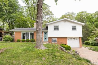 28 Berkshire Drive, Belleville, IL 62223