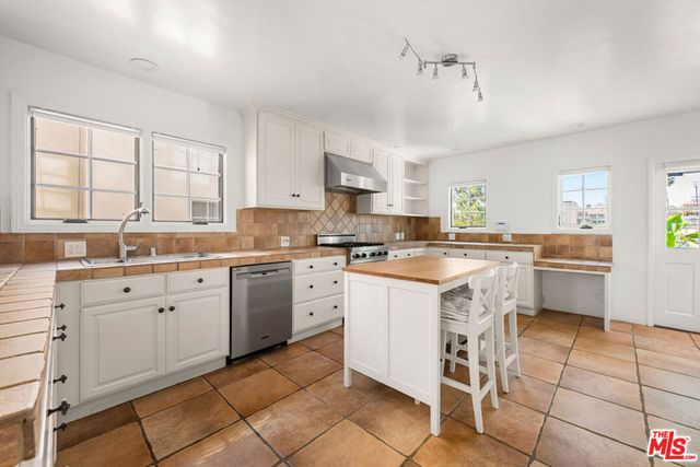 1849 Benecia Avenue, Los Angeles, CA 90025