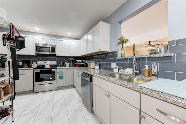 961 NW 6th Street, Moore, OK 73160