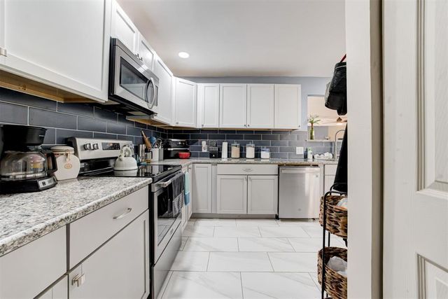 961 NW 6th Street, Moore, OK 73160