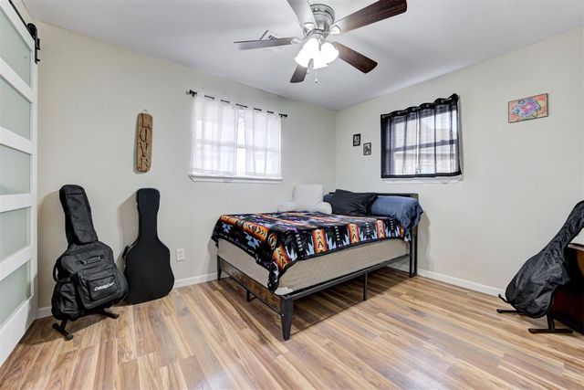 961 NW 6th Street, Moore, OK 73160