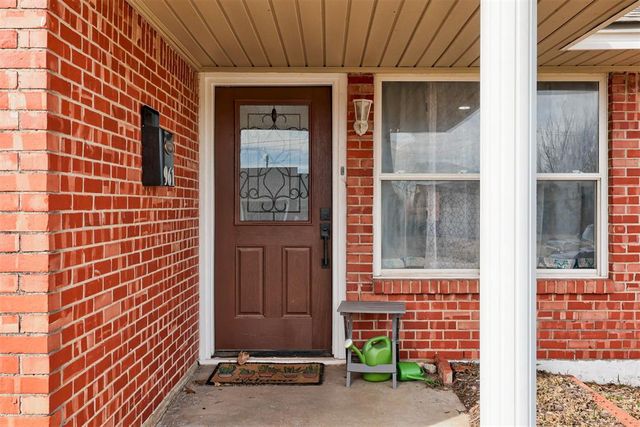 961 NW 6th Street, Moore, OK 73160