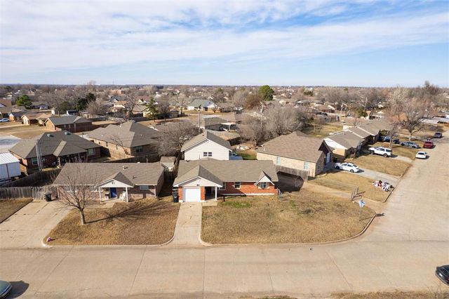 961 NW 6th Street, Moore, OK 73160