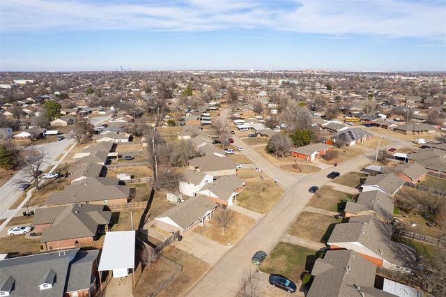 961 NW 6th Street, Moore, OK 73160