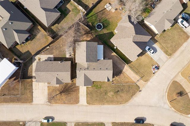 961 NW 6th Street, Moore, OK 73160