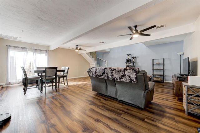 961 NW 6th Street, Moore, OK 73160