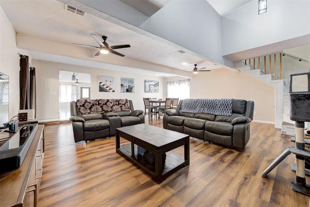 961 NW 6th Street, Moore, OK 73160