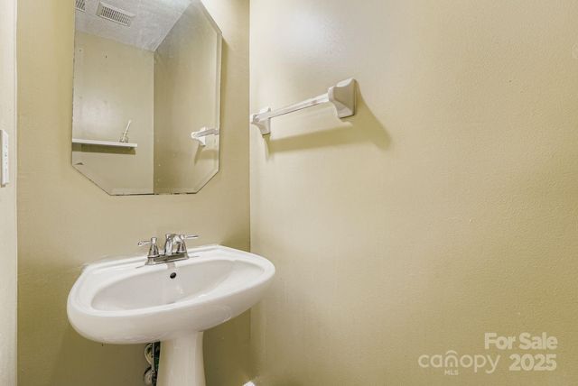 10303 Baskerville Avenue 103, Charlotte, NC 28269