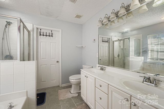 10303 Baskerville Avenue 103, Charlotte, NC 28269