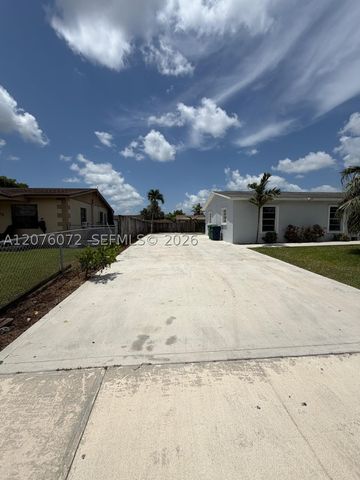 15400 SW 305th St, Homestead, FL 33033
