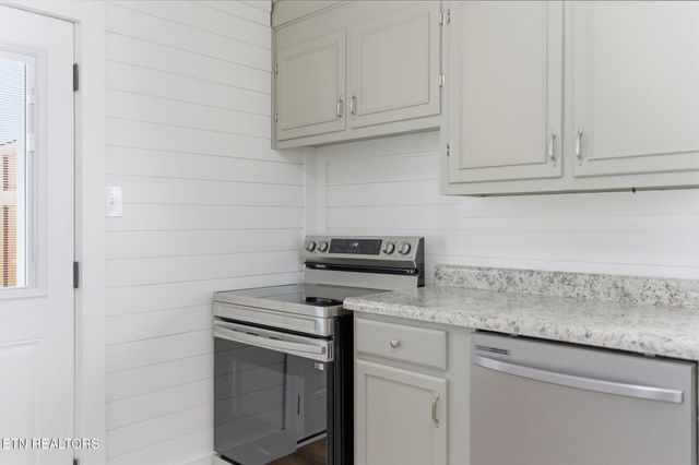 2210 W Gilbert Lane, Knoxville, TN 37920