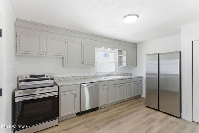 2210 W Gilbert Lane, Knoxville, TN 37920