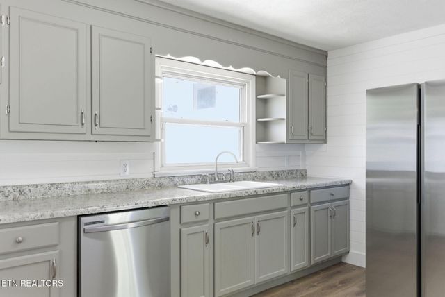 2210 W Gilbert Lane, Knoxville, TN 37920