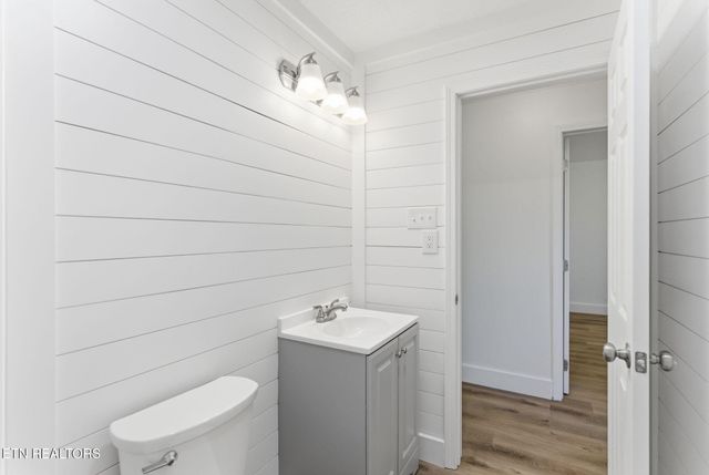 2210 W Gilbert Lane, Knoxville, TN 37920