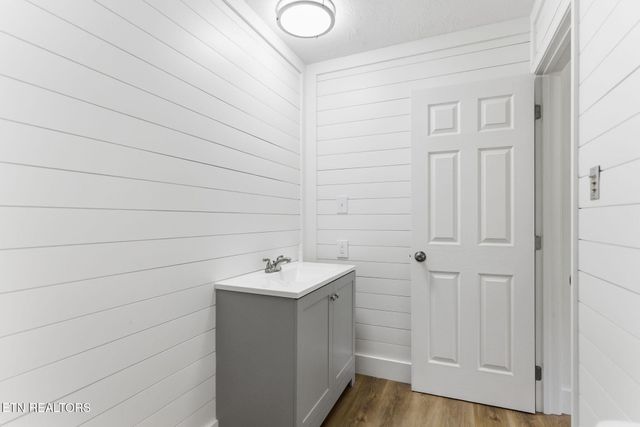 2210 W Gilbert Lane, Knoxville, TN 37920