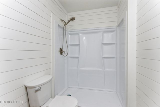 2210 W Gilbert Lane, Knoxville, TN 37920