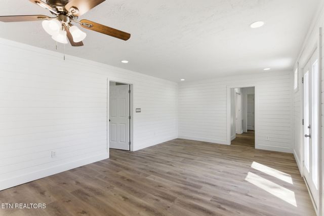 2210 W Gilbert Lane, Knoxville, TN 37920