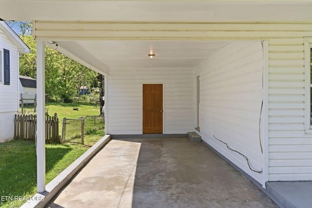 2210 W Gilbert Lane, Knoxville, TN 37920