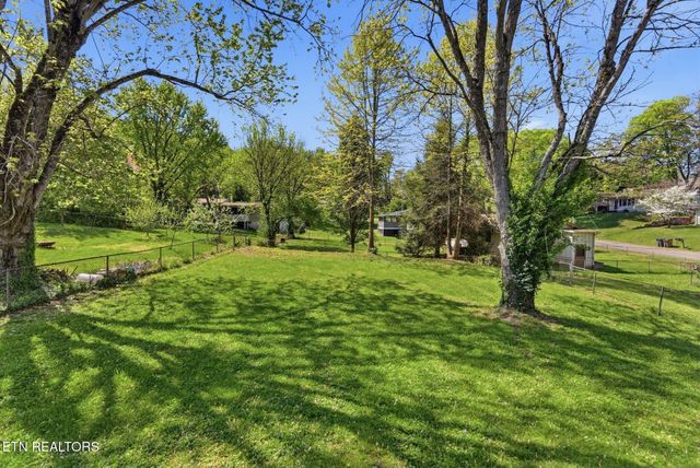 2210 W Gilbert Lane, Knoxville, TN 37920