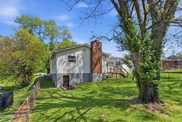 2210 W Gilbert Lane, Knoxville, TN 37920