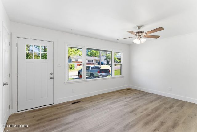 2210 W Gilbert Lane, Knoxville, TN 37920