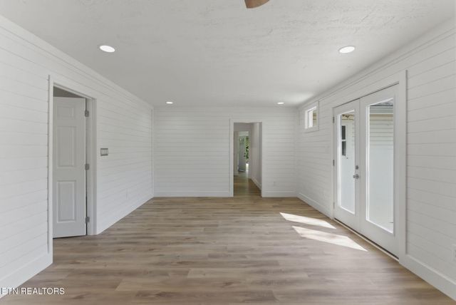 2210 W Gilbert Lane, Knoxville, TN 37920