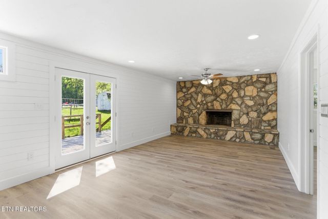 2210 W Gilbert Lane, Knoxville, TN 37920