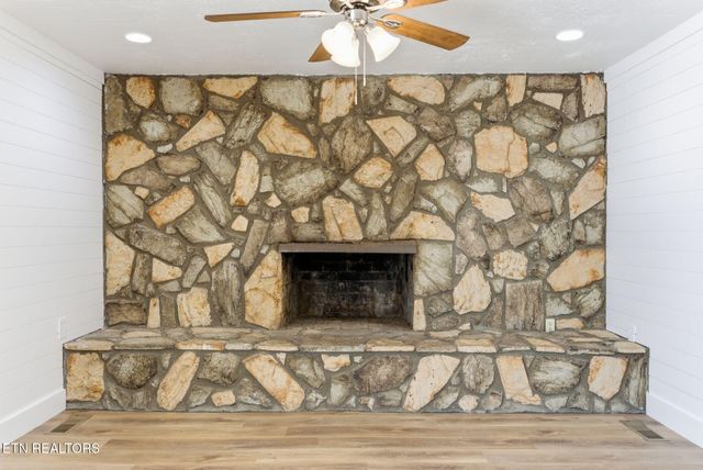 2210 W Gilbert Lane, Knoxville, TN 37920