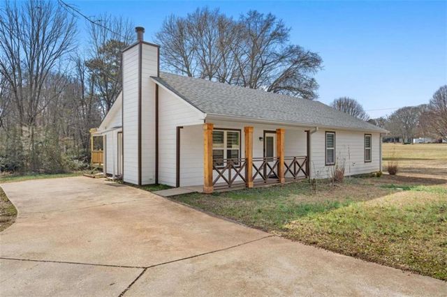 1220 S Hampton Road S, Hampton, GA 30228