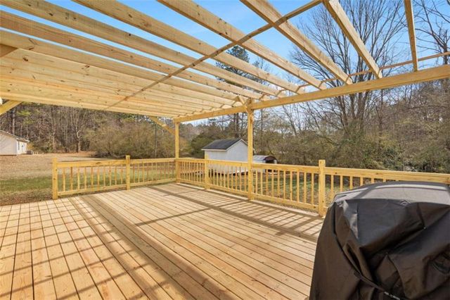 1220 S Hampton Road S, Hampton, GA 30228