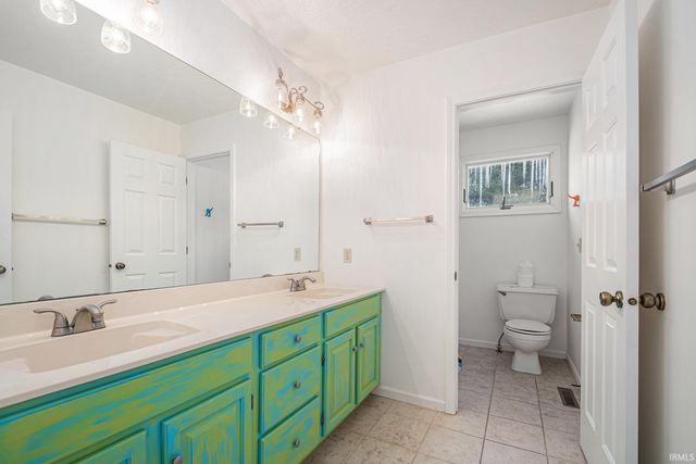 52048 Glen Arbor Court, Granger, IN 46530