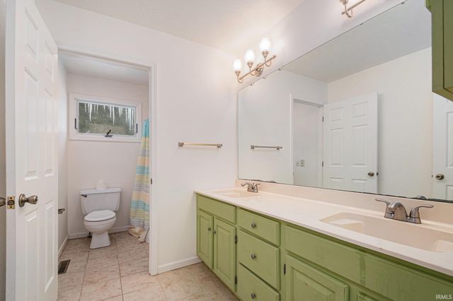 52048 Glen Arbor Court, Granger, IN 46530