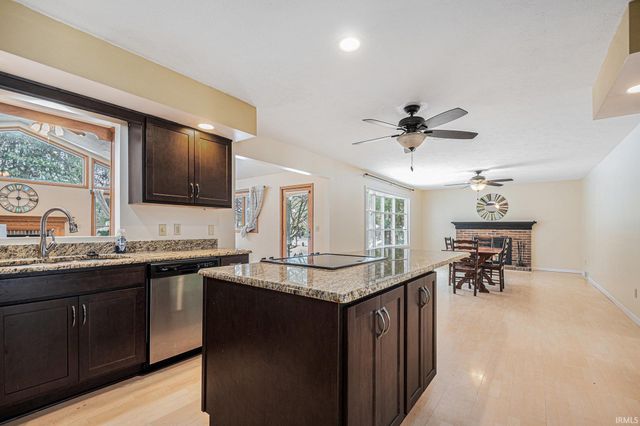 52048 Glen Arbor Court, Granger, IN 46530