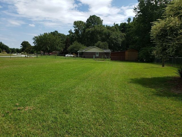 5050 Queen Chapel Road, Dalzell, SC 29040