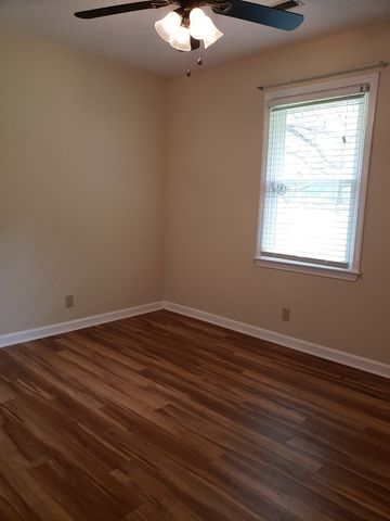 5050 Queen Chapel Road, Dalzell, SC 29040