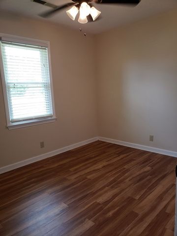 5050 Queen Chapel Road, Dalzell, SC 29040