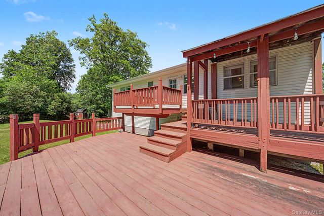 27 Rose Hill Park, Cornwall, NY 12518
