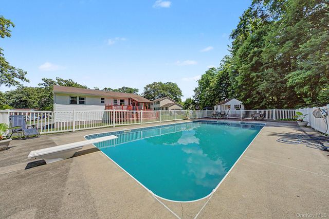27 Rose Hill Park, Cornwall, NY 12518