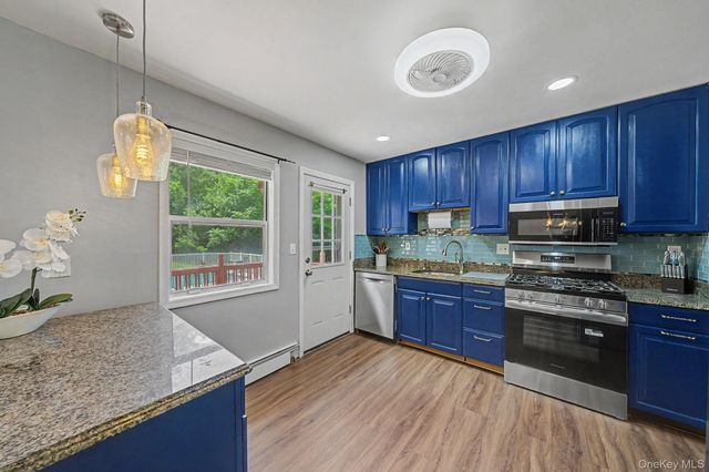 27 Rose Hill Park, Cornwall, NY 12518
