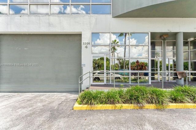 2201 NW 102nd Pl 4A, Doral, FL 33172