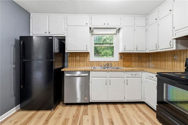 399 Hearth Place, Lawrenceville, GA 30043
