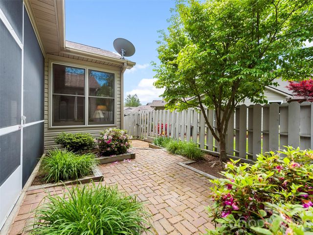 29 Tisha Lane, Hendersonville, NC 28739