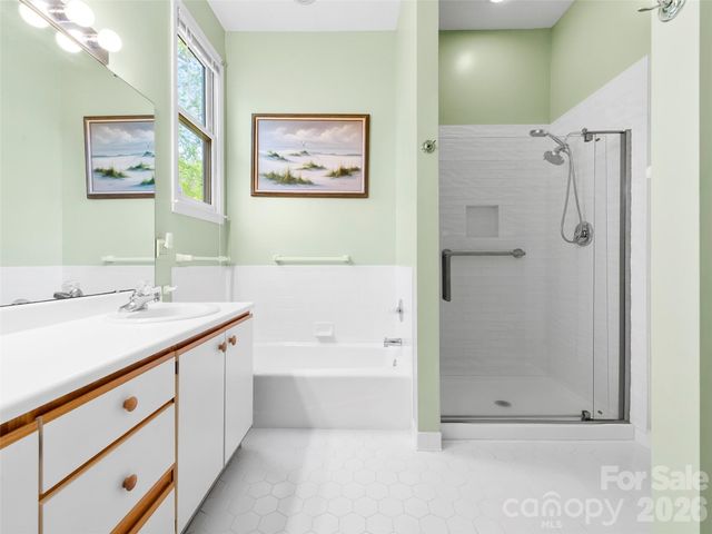 29 Tisha Lane, Hendersonville, NC 28739