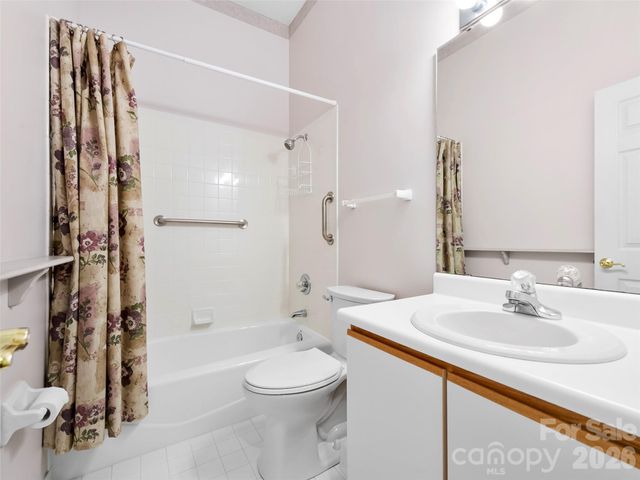29 Tisha Lane, Hendersonville, NC 28739