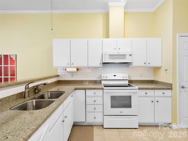 29 Tisha Lane, Hendersonville, NC 28739