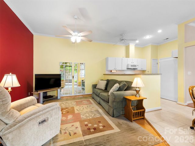 29 Tisha Lane, Hendersonville, NC 28739