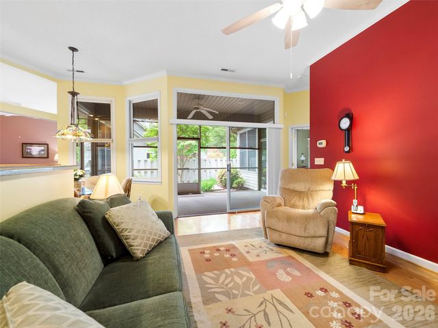 29 Tisha Lane, Hendersonville, NC 28739